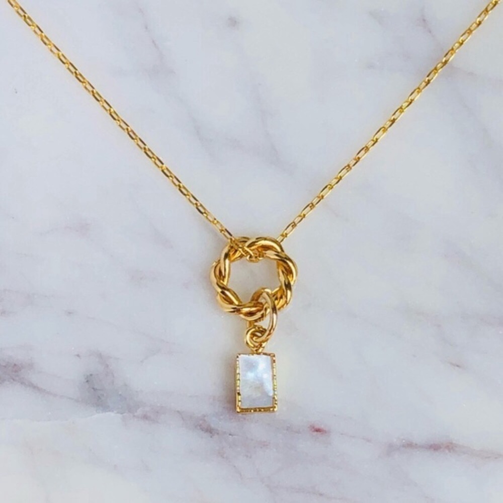 Mother of Pearl Gold Necklace
